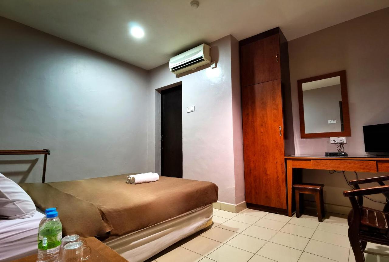Tropicana Hotel Gemas Buitenkant foto