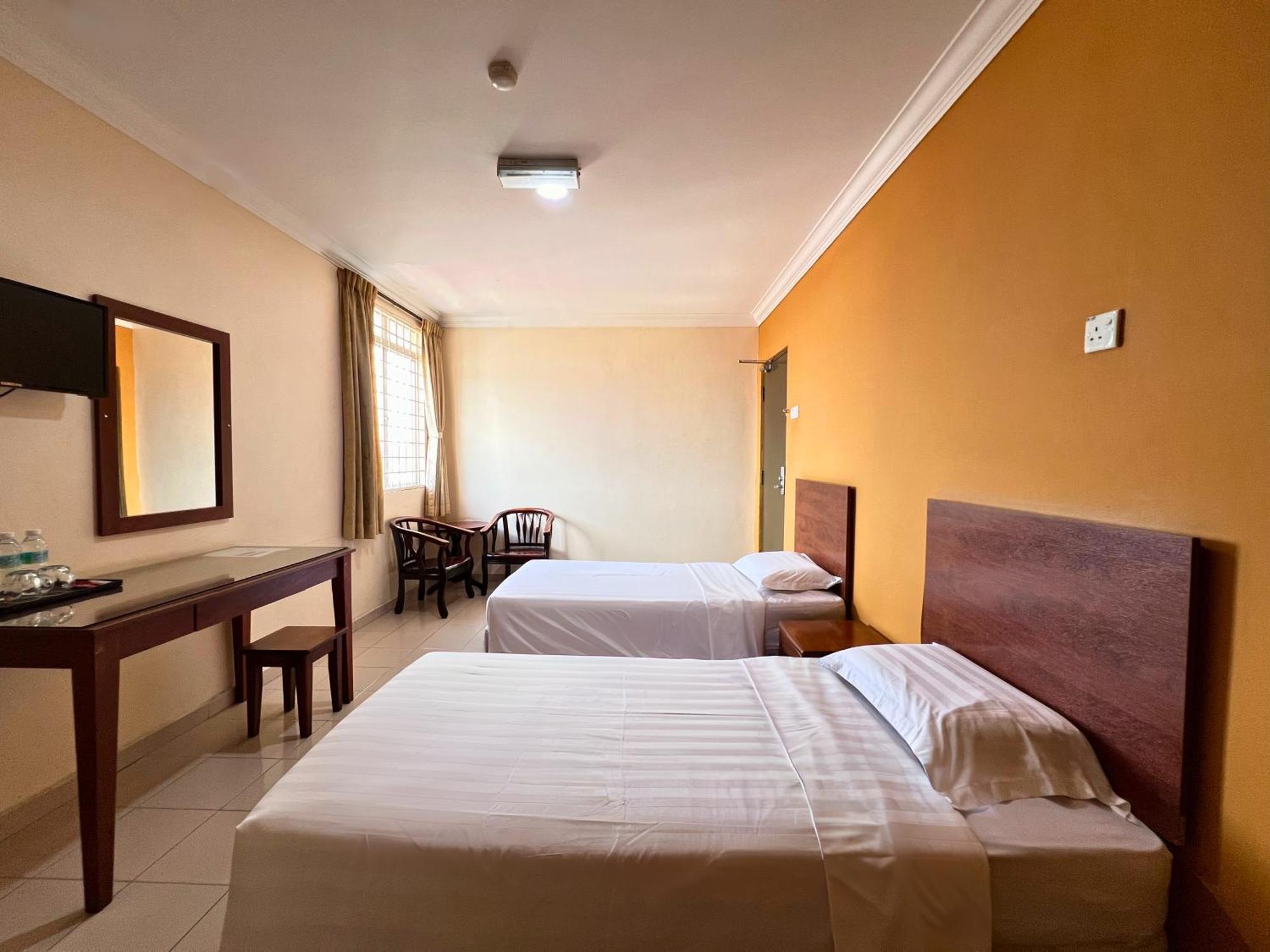 Tropicana Hotel Gemas Buitenkant foto