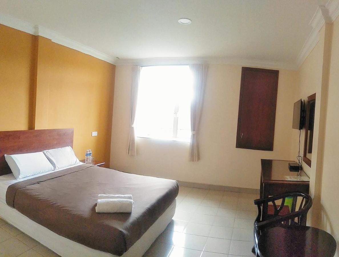 Tropicana Hotel Gemas Buitenkant foto