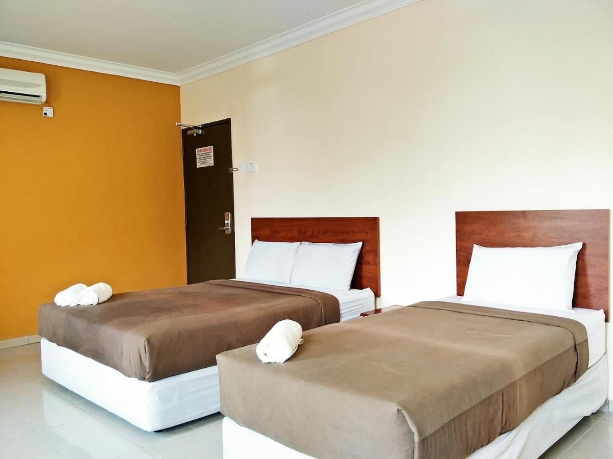 Tropicana Hotel Gemas Buitenkant foto
